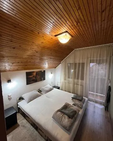 Haraplak Apartament *